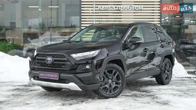 Внедорожник / Кроссовер Toyota RAV4 2024 в Львове