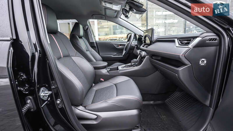 Внедорожник / Кроссовер Toyota RAV4 2024 в Львове
