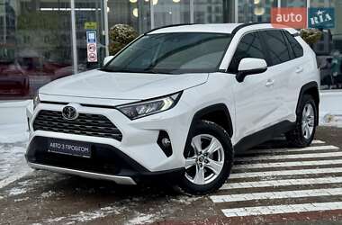 Внедорожник / Кроссовер Toyota RAV4 2021 в Чернигове