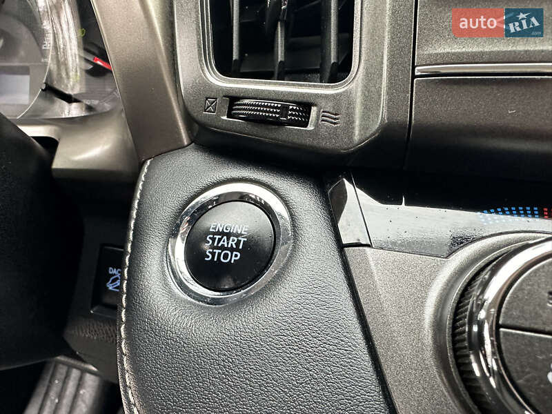 Внедорожник / Кроссовер Toyota RAV4 2014 в Виннице