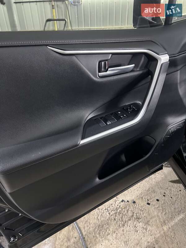 Внедорожник / Кроссовер Toyota RAV4 2019 в Тернополе
