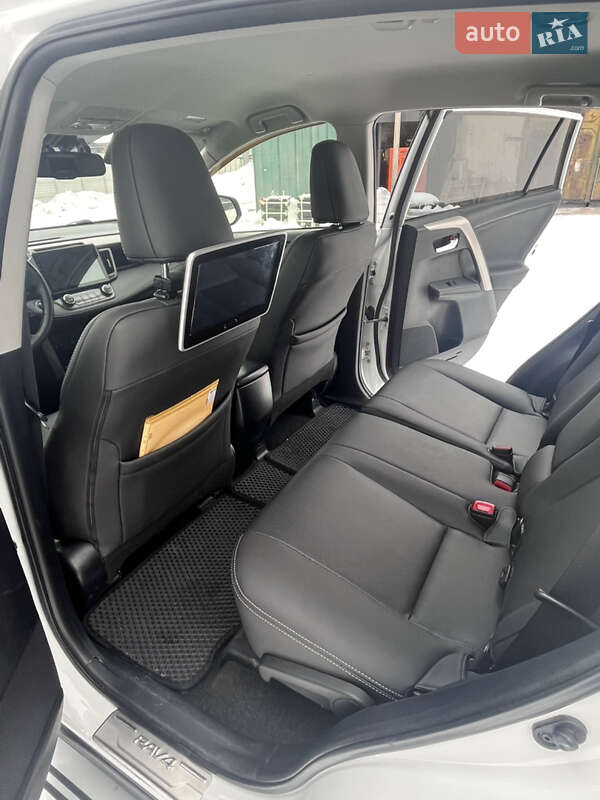 Внедорожник / Кроссовер Toyota RAV4 2014 в Житомире