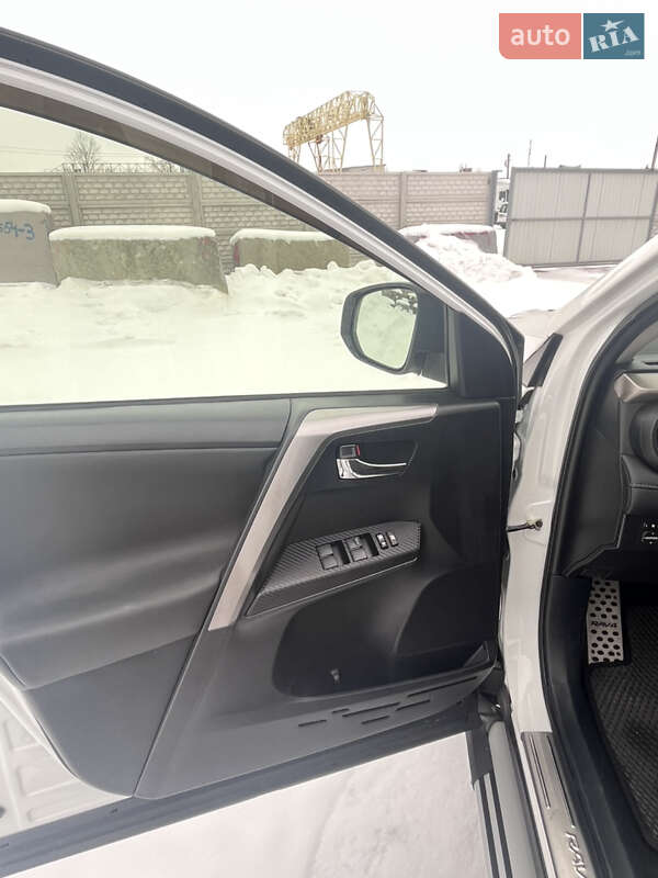 Внедорожник / Кроссовер Toyota RAV4 2014 в Житомире