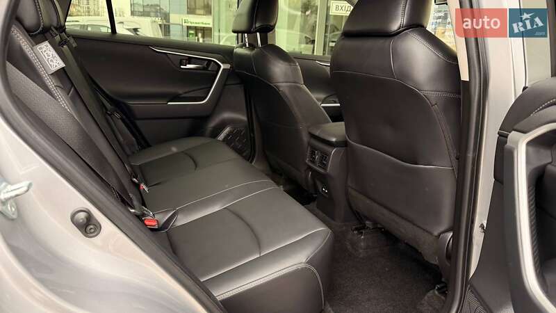 Внедорожник / Кроссовер Toyota RAV4 2021 в Одессе