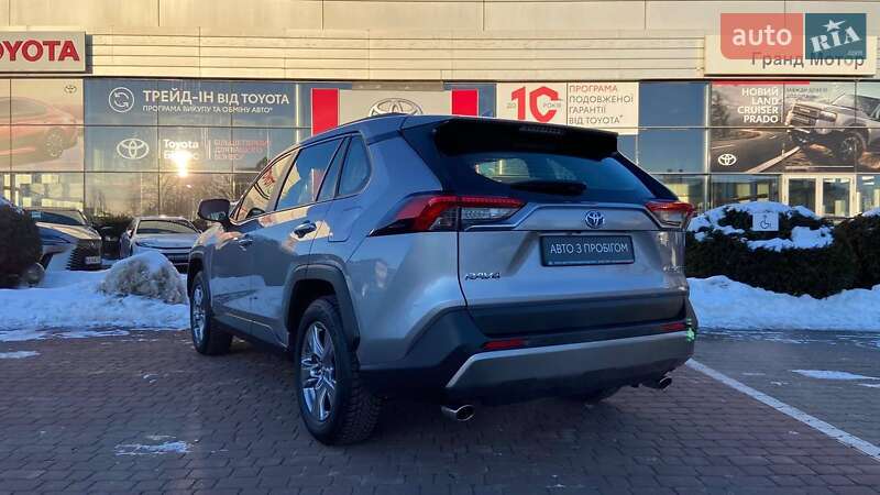 Внедорожник / Кроссовер Toyota RAV4 2024 в Хмельницком