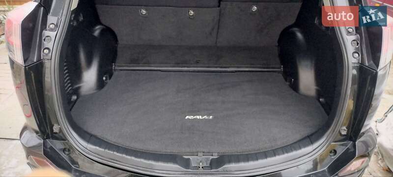 Позашляховик / Кросовер Toyota RAV4 2017 в Дніпрі