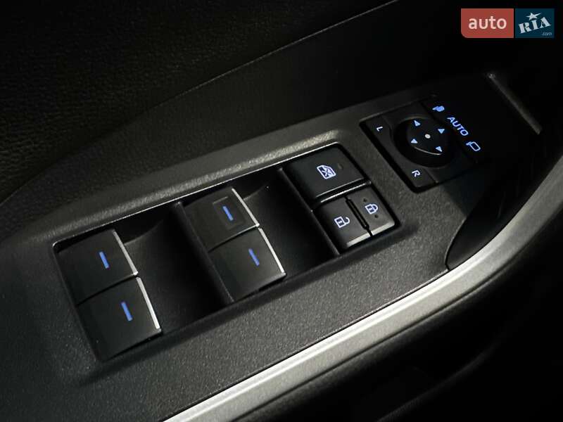 Внедорожник / Кроссовер Toyota RAV4 2022 в Киеве