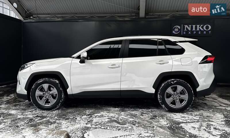 Внедорожник / Кроссовер Toyota RAV4 2022 в Киеве