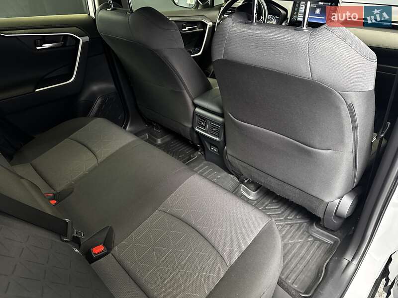 Внедорожник / Кроссовер Toyota RAV4 2022 в Киеве