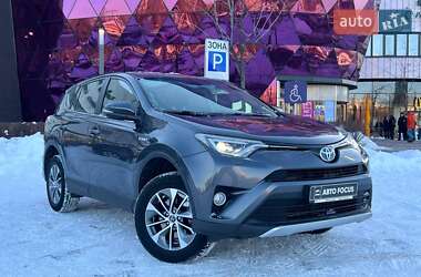 Внедорожник / Кроссовер Toyota RAV4 2016 в Киеве