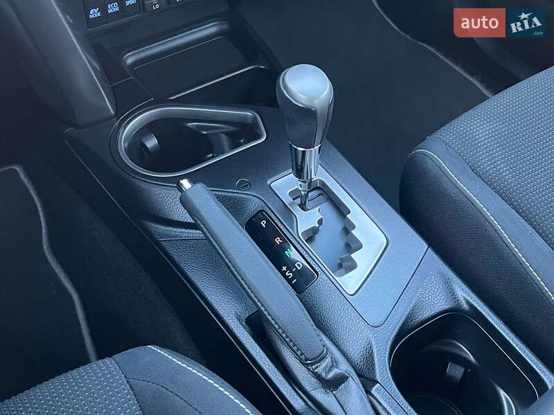 Внедорожник / Кроссовер Toyota RAV4 2016 в Киеве