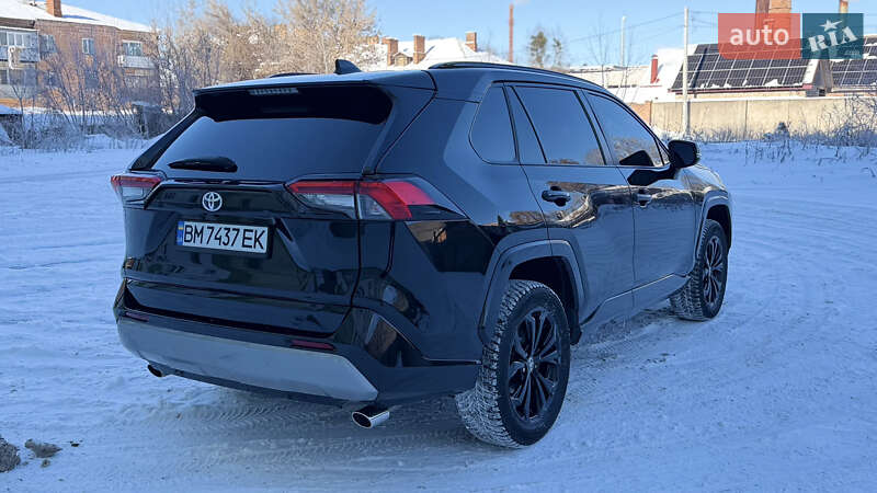 Внедорожник / Кроссовер Toyota RAV4 2022 в Киеве