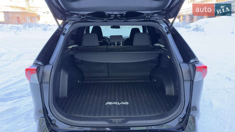 Внедорожник / Кроссовер Toyota RAV4 2022 в Киеве