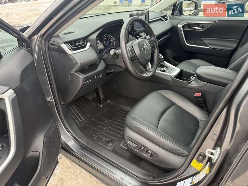Внедорожник / Кроссовер Toyota RAV4 2022 в Киеве