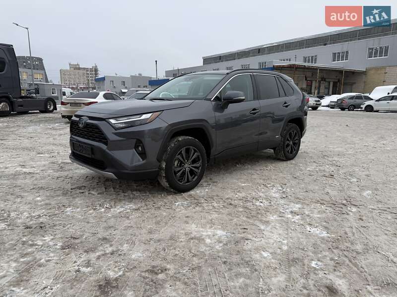 Внедорожник / Кроссовер Toyota RAV4 2022 в Киеве