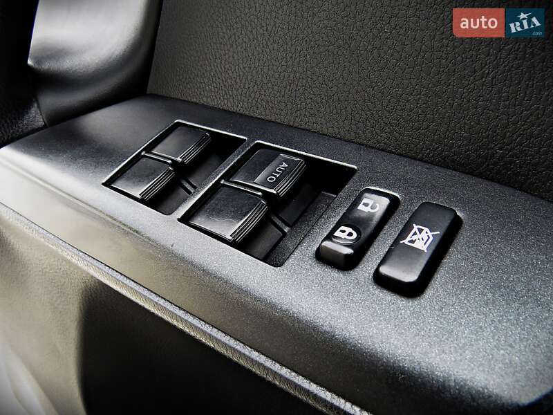 Внедорожник / Кроссовер Toyota RAV4 2017 в Черкассах фото 8 Внедорожник / Кроссовер Toyota RAV4 2017 в Черкассах