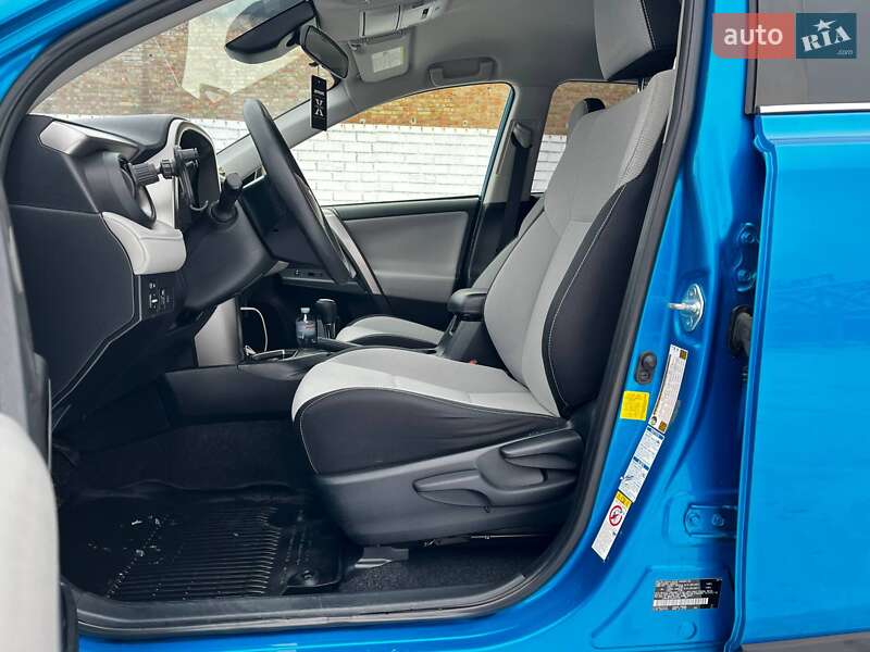 Внедорожник / Кроссовер Toyota RAV4 2018 в Киеве