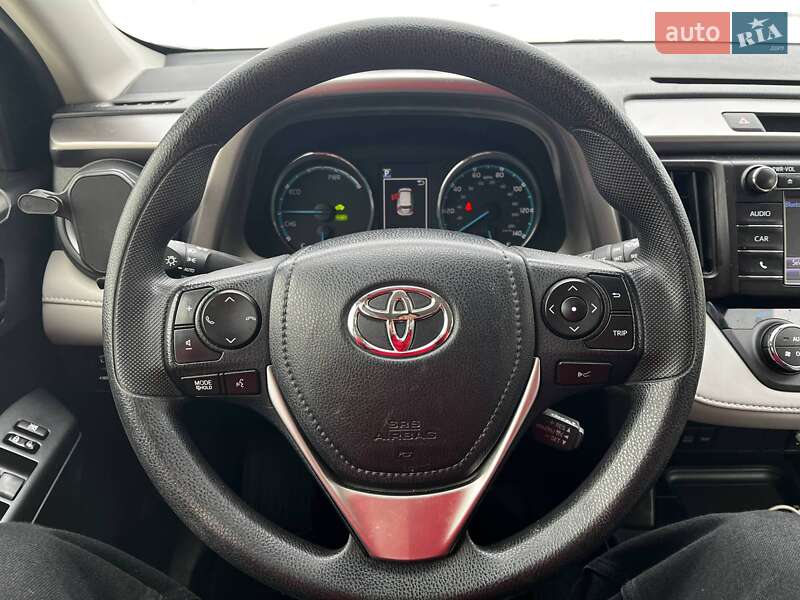 Внедорожник / Кроссовер Toyota RAV4 2018 в Киеве