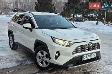 Внедорожник / Кроссовер Toyota RAV4 2019 в Черкассах