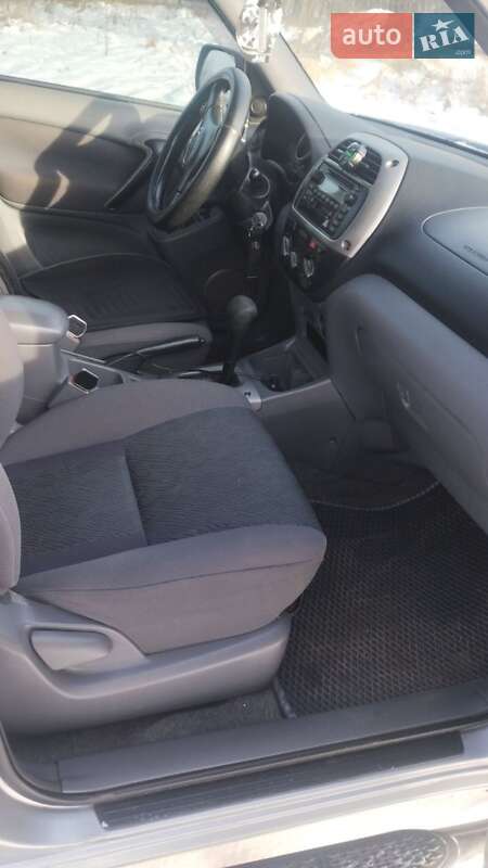Внедорожник / Кроссовер Toyota RAV4 2000 в Полтаве фото 4 Внедорожник / Кроссовер Toyota RAV4 2000 в Полтаве