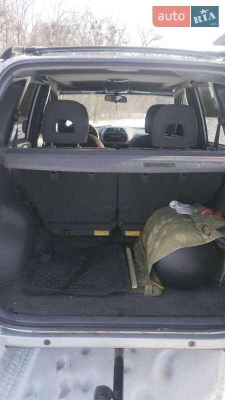 Внедорожник / Кроссовер Toyota RAV4 2000 в Полтаве фото 6 Внедорожник / Кроссовер Toyota RAV4 2000 в Полтаве