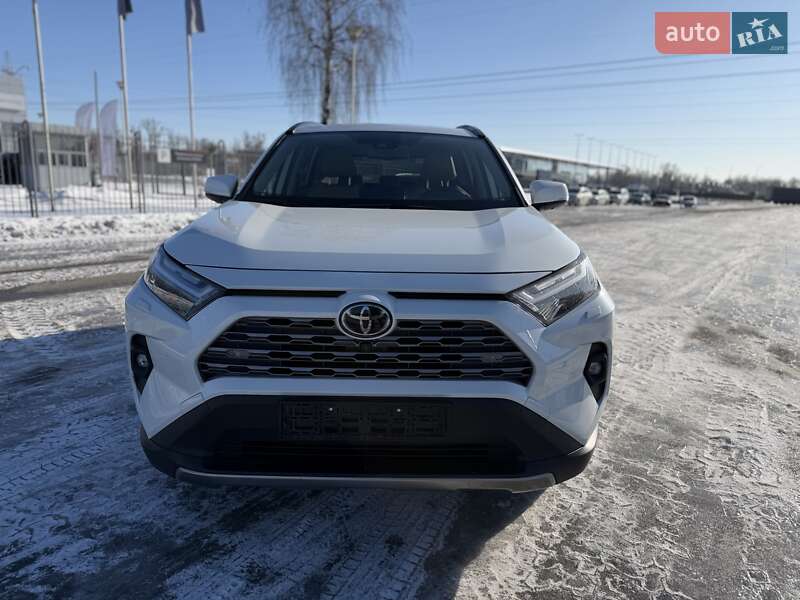 Внедорожник / Кроссовер Toyota RAV4 2022 в Киеве