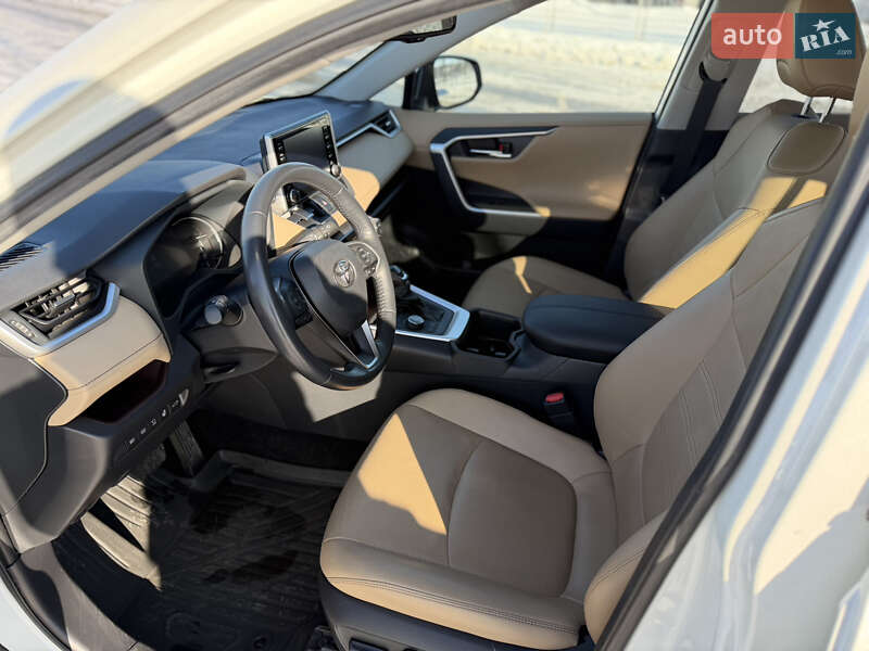 Внедорожник / Кроссовер Toyota RAV4 2022 в Киеве