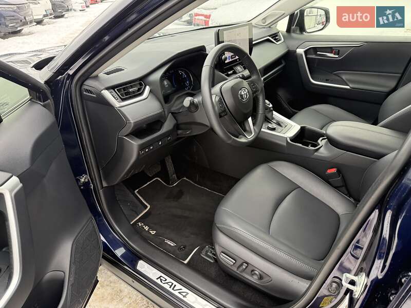 Внедорожник / Кроссовер Toyota RAV4 2023 в Киеве