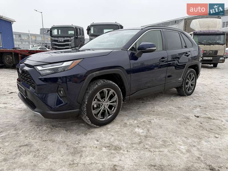 Внедорожник / Кроссовер Toyota RAV4 2023 в Киеве