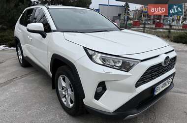 Внедорожник / Кроссовер Toyota RAV4 2020 в Полтаве