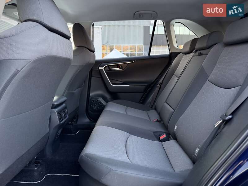 Внедорожник / Кроссовер Toyota RAV4 2019 в Киеве фото 29 Внедорожник / Кроссовер Toyota RAV4 2019 в Киеве