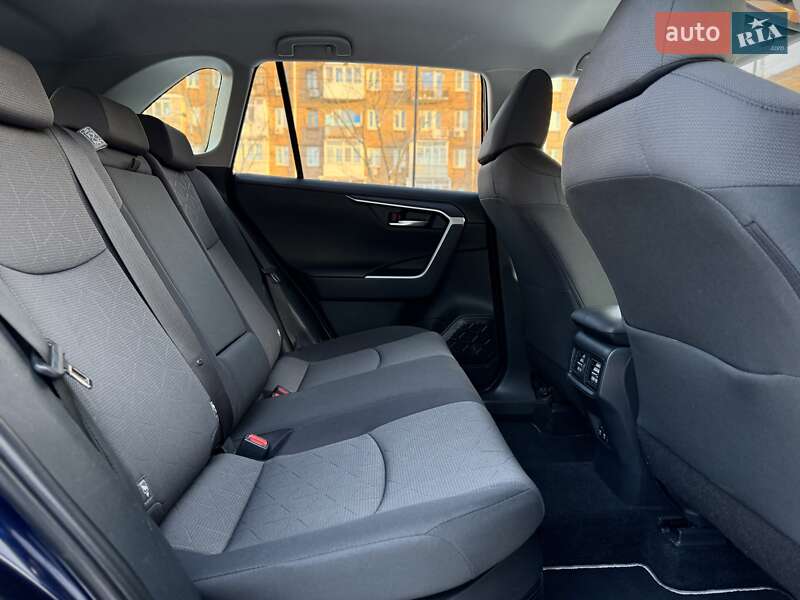 Внедорожник / Кроссовер Toyota RAV4 2019 в Киеве фото 31 Внедорожник / Кроссовер Toyota RAV4 2019 в Киеве