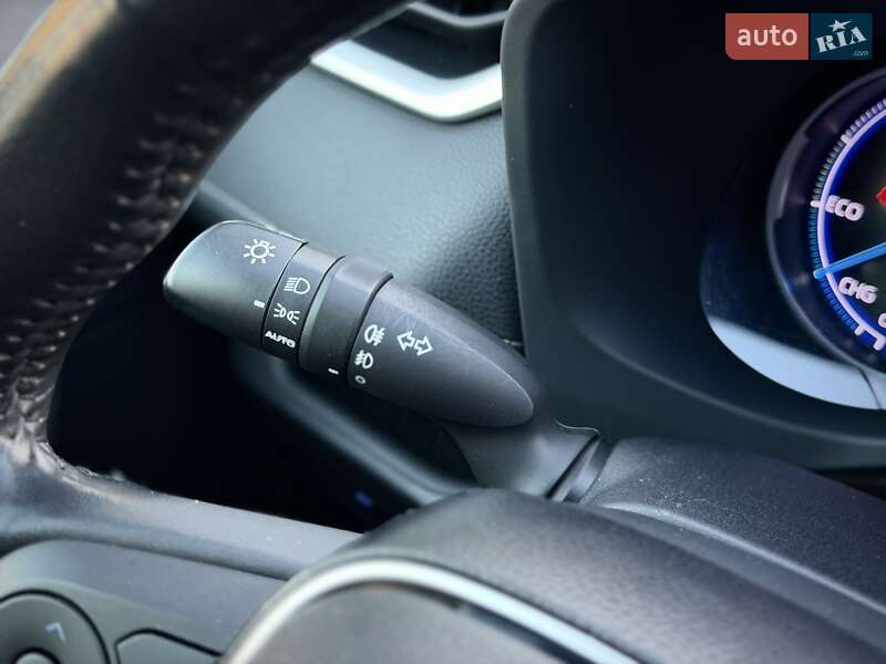 Внедорожник / Кроссовер Toyota RAV4 2019 в Киеве фото 43 Внедорожник / Кроссовер Toyota RAV4 2019 в Киеве