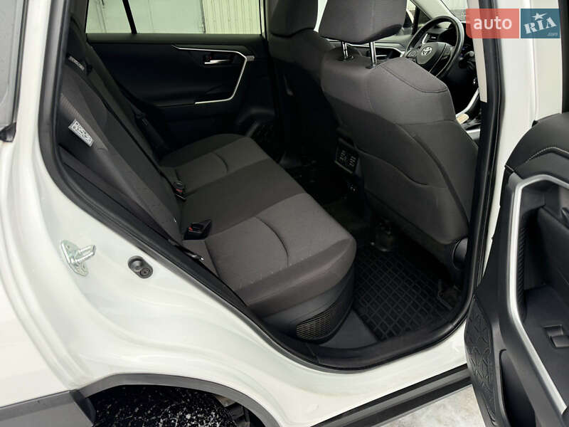 Внедорожник / Кроссовер Toyota RAV4 2019 в Днепре фото 11 Внедорожник / Кроссовер Toyota RAV4 2019 в Днепре