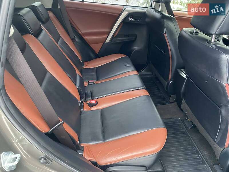 Внедорожник / Кроссовер Toyota RAV4 2013 в Житомире