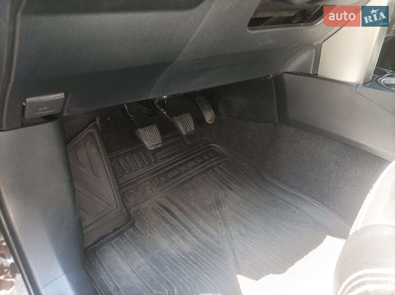 Внедорожник / Кроссовер Toyota RAV4 2018 в Киеве фото 10 Внедорожник / Кроссовер Toyota RAV4 2018 в Киеве