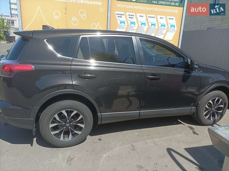 Внедорожник / Кроссовер Toyota RAV4 2018 в Киеве фото 16 Внедорожник / Кроссовер Toyota RAV4 2018 в Киеве