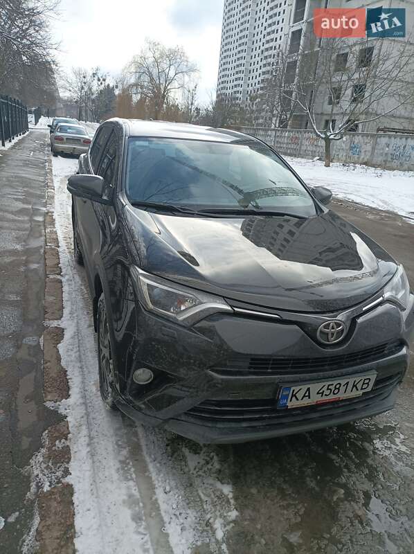 Внедорожник / Кроссовер Toyota RAV4 2018 в Киеве фото 37 Внедорожник / Кроссовер Toyota RAV4 2018 в Киеве