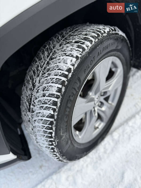 Внедорожник / Кроссовер Toyota RAV4 2022 в Киеве фото 15 Внедорожник / Кроссовер Toyota RAV4 2022 в Киеве