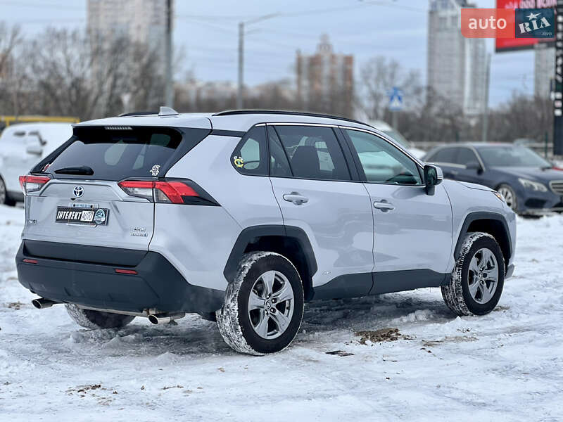 Внедорожник / Кроссовер Toyota RAV4 2024 в Киеве