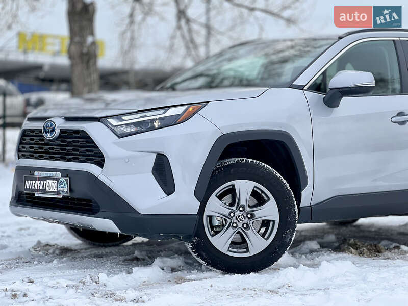 Внедорожник / Кроссовер Toyota RAV4 2024 в Киеве