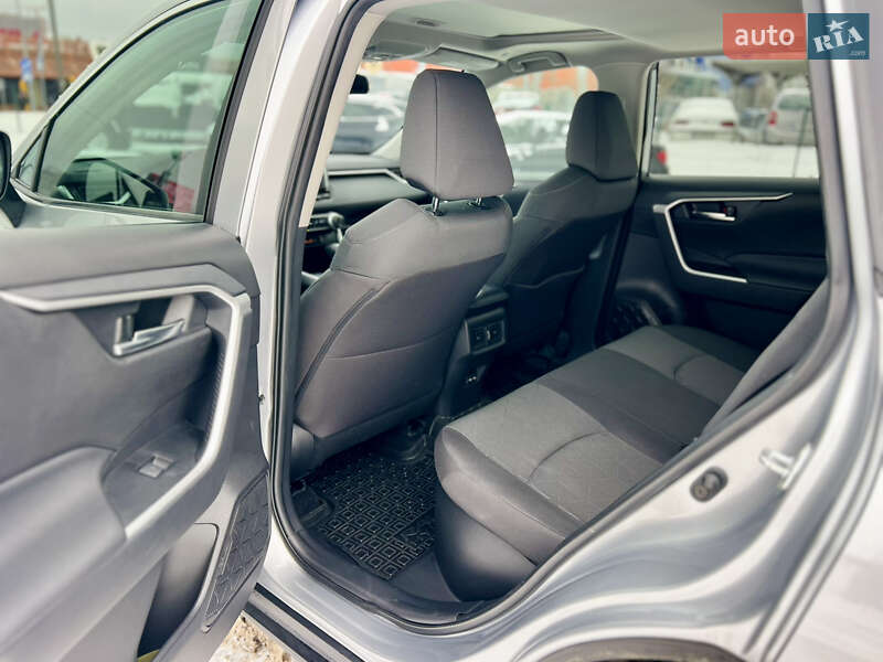 Внедорожник / Кроссовер Toyota RAV4 2024 в Киеве