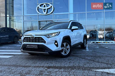Позашляховик / Кросовер Toyota RAV4 2023 в Рівному