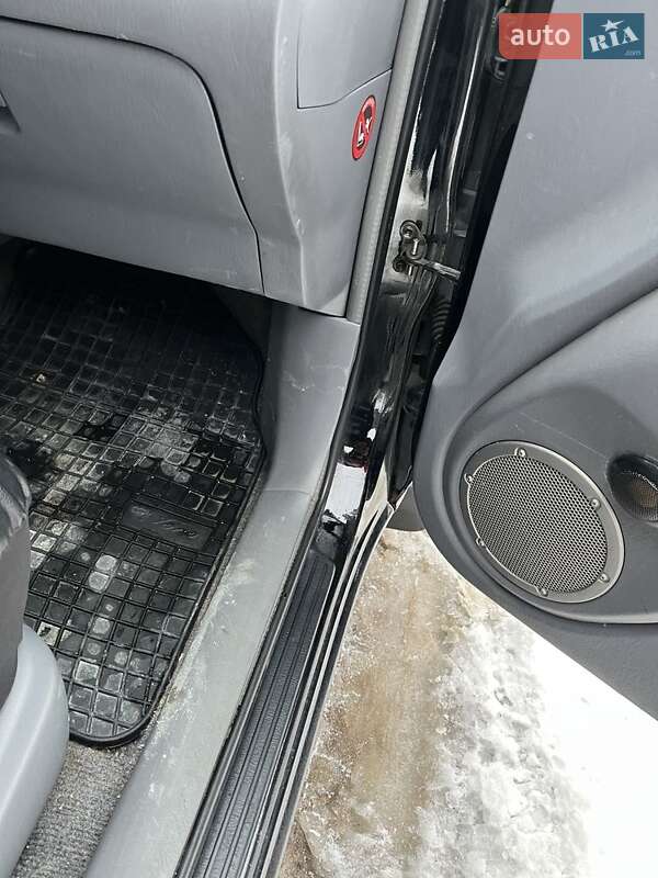 Внедорожник / Кроссовер Toyota RAV4 2001 в Остер