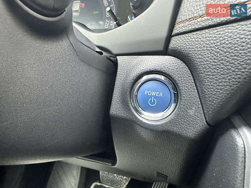 Позашляховик / Кросовер Toyota RAV4 2022 в Івано-Франківську