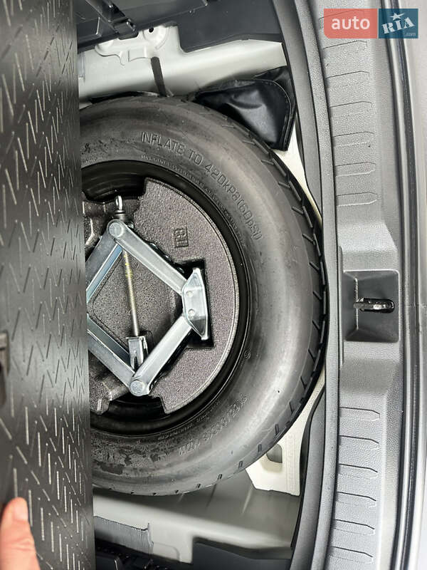 Позашляховик / Кросовер Toyota RAV4 2022 в Івано-Франківську