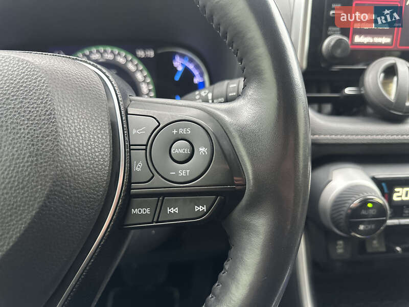 Внедорожник / Кроссовер Toyota RAV4 2020 в Харькове