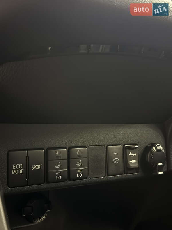 Внедорожник / Кроссовер Toyota RAV4 2016 в Днепре