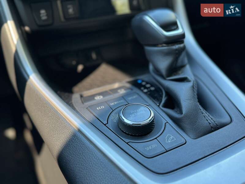 Внедорожник / Кроссовер Toyota RAV4 2019 в Харькове