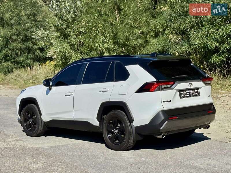 Внедорожник / Кроссовер Toyota RAV4 2019 в Харькове